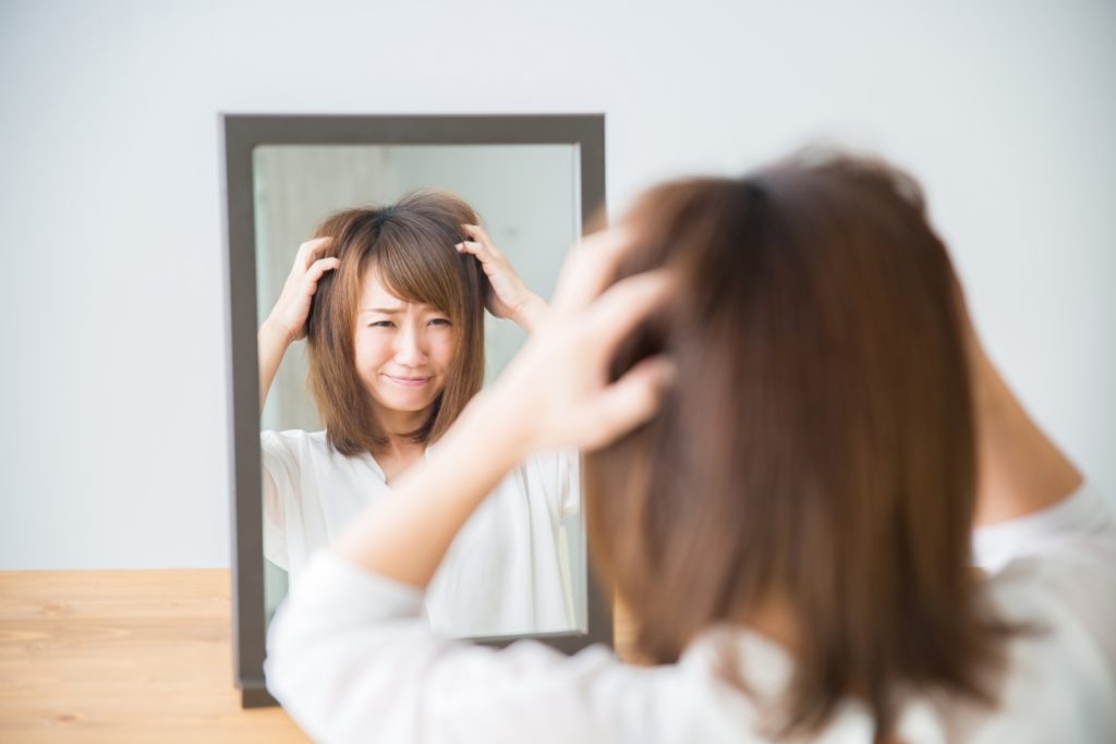 雨の日でも髪の毛がうねらない方法は？髪の広がりを抑える9つの対策